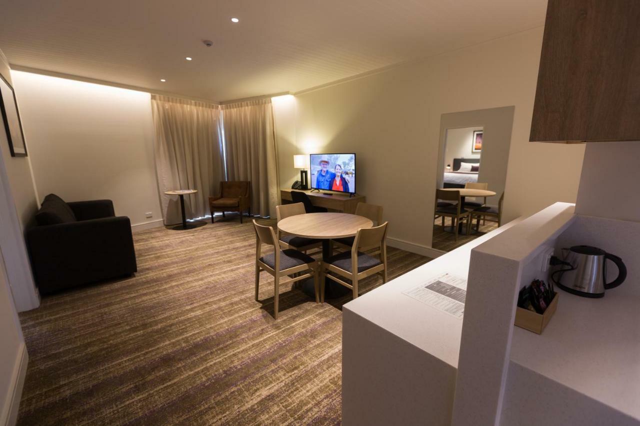 Porter'S Plainland Hotel Zewnętrze zdjęcie